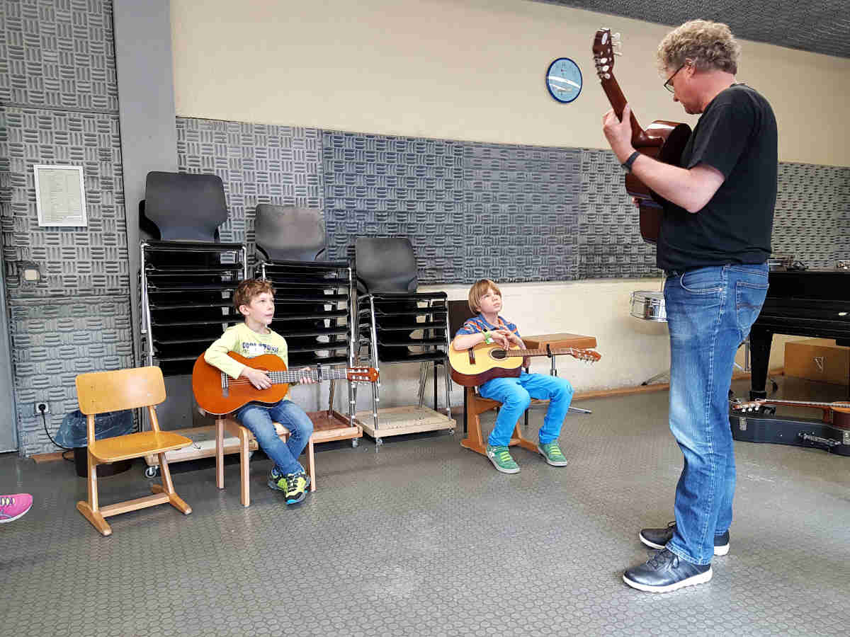 Die Kulturstrolche (Gitarre)